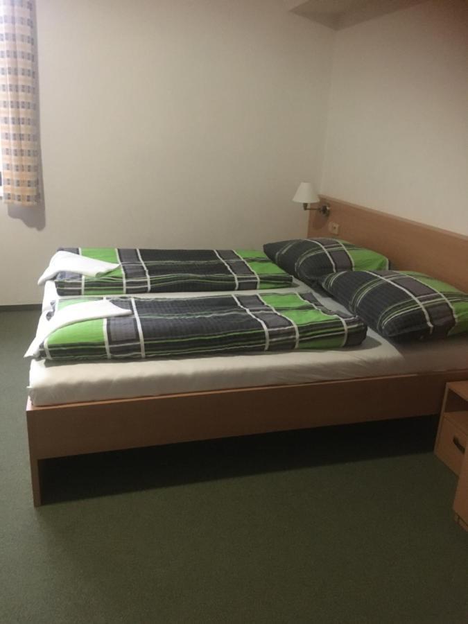 Hotel Salajka ฮอร์นีลอมนา ภายนอก รูปภาพ